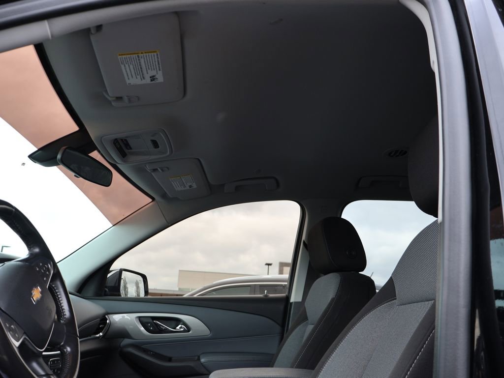 Used 2020 Chevrolet Traverse LT image 20