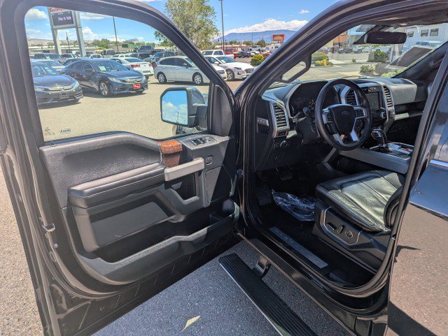 Used 2015 Ford F150 Platinum w/ Equipment Group 701A Luxury AWD/4WD image 8