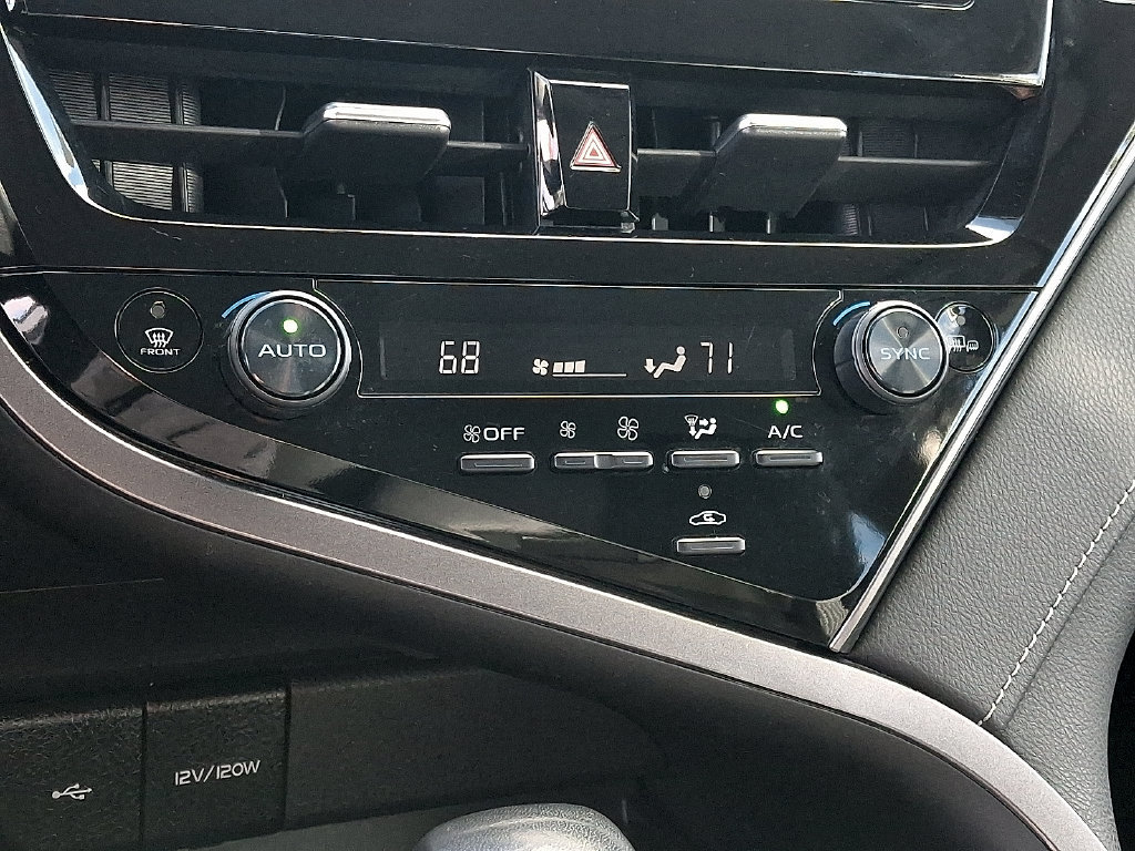 Used 2024 Toyota Camry SE FWD image 19