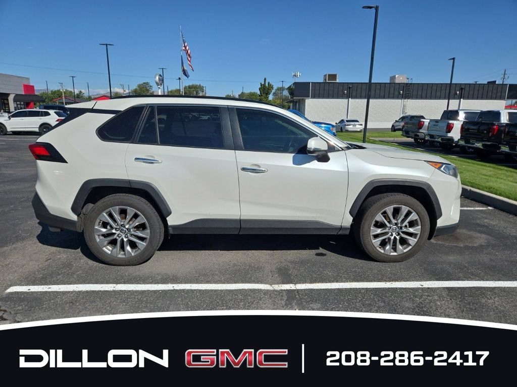 Used 2020 Toyota RAV4 Limited AWD/4WD image 6