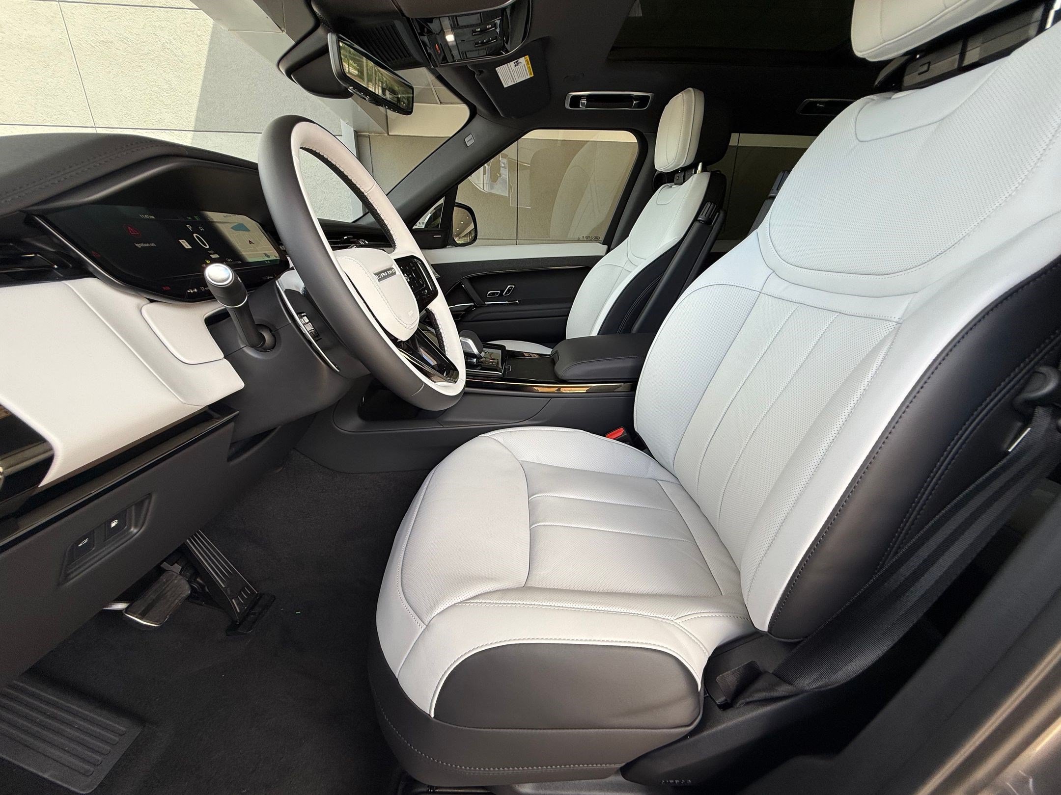 New 2026 Land Rover Range Rover Sport Dynamic SE AWD/4WD image 5