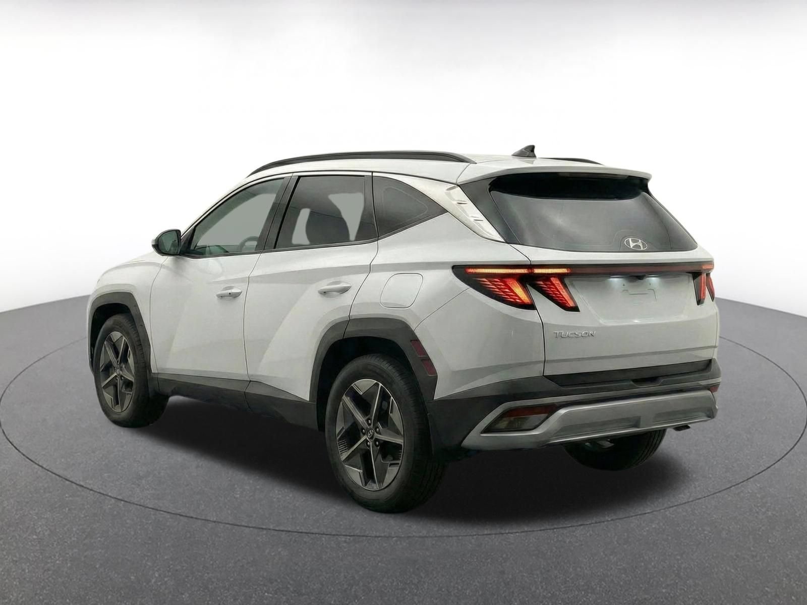 Used 2025 Hyundai Tucson SEL FWD image 6