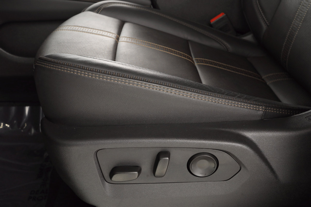 Used 2025 Chevrolet Tahoe High Country image 33