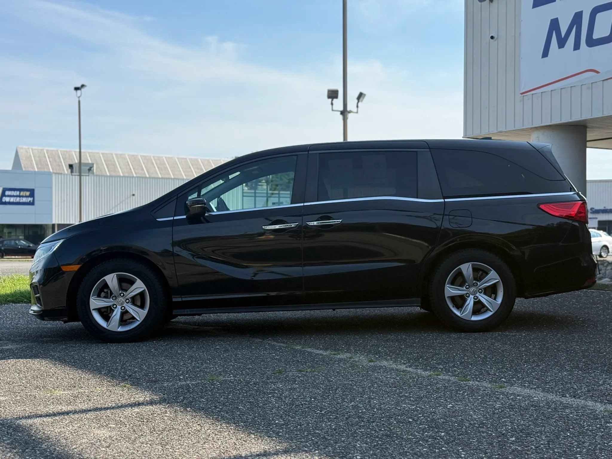 Used 2019 Honda Odyssey EX image 2
