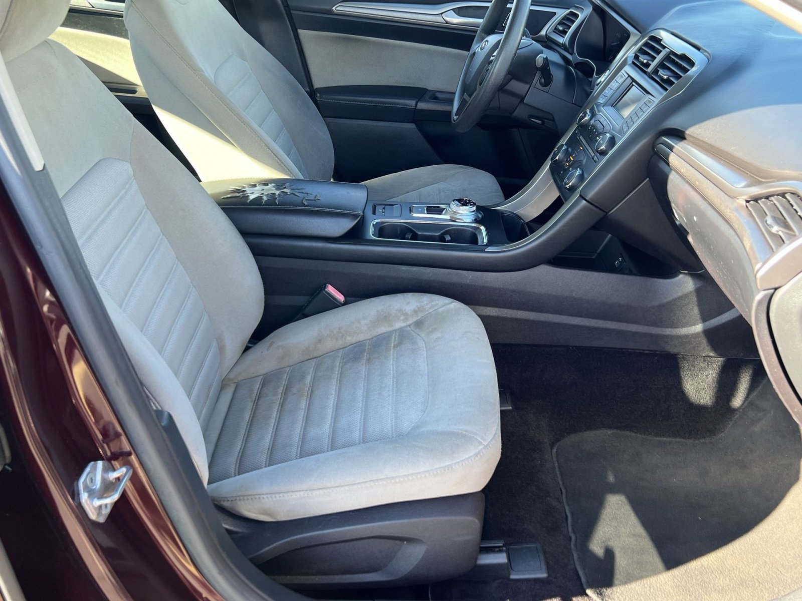 Used 2017 Ford Fusion S image 30