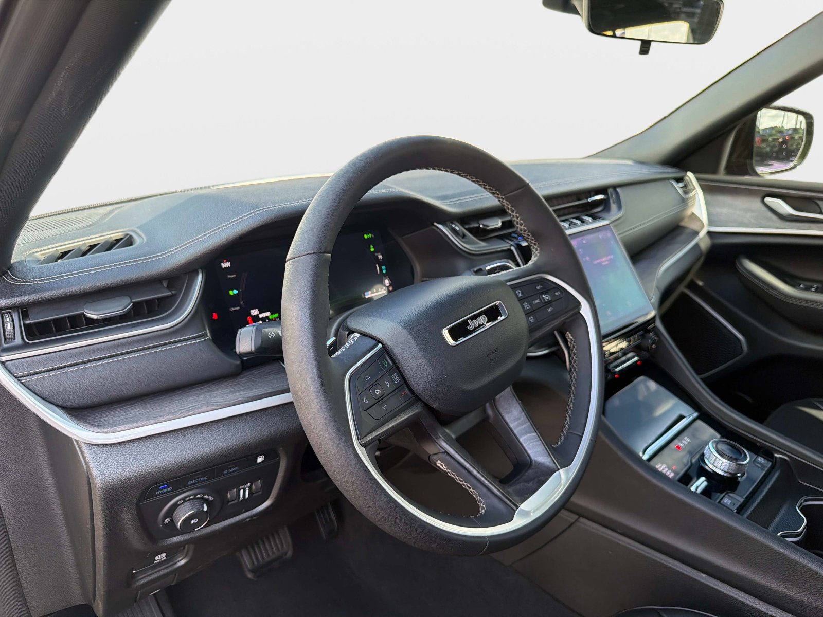 Used 2025 Jeep Grand Cherokee Limited 4xe image 39