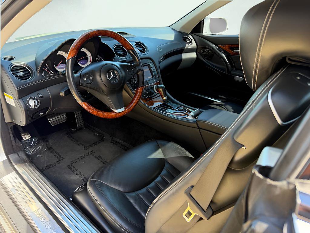 Used 2011 Mercedes-Benz SL 550 image 16