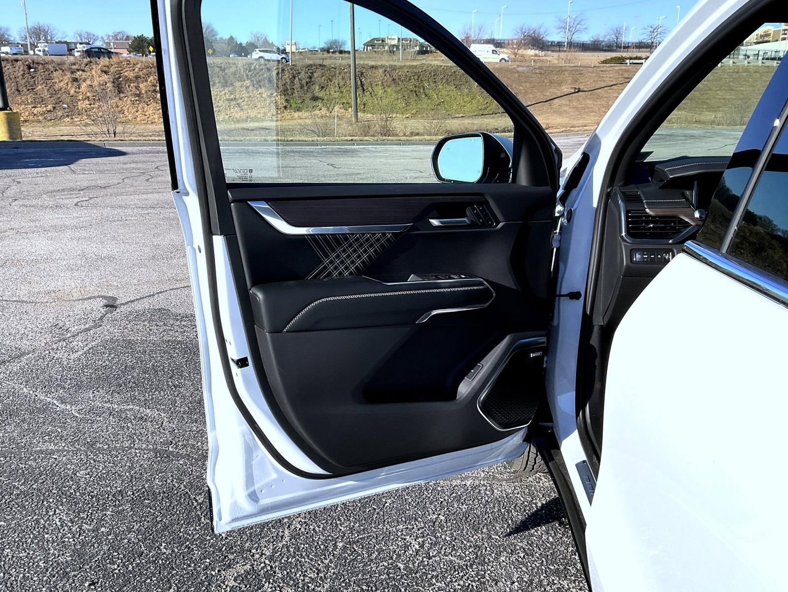 New 2026 GMC Acadia Denali w/ Super Cruise Package image 9