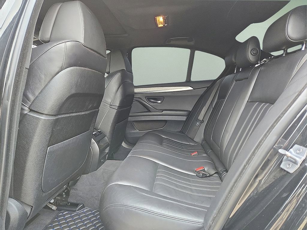 Used 2015 BMW M5 RWD image 14