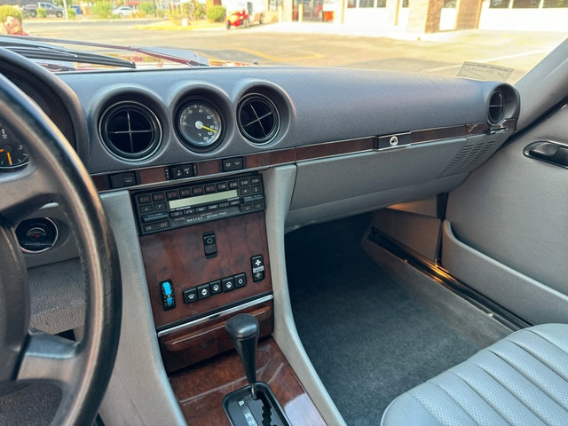Used 1989 Mercedes-Benz 560 SL image 24
