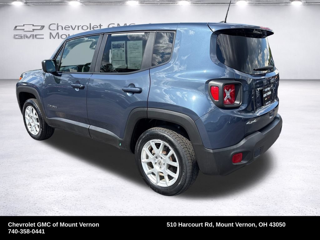 Used 2023 Jeep Renegade Latitude AWD/4WD image 3