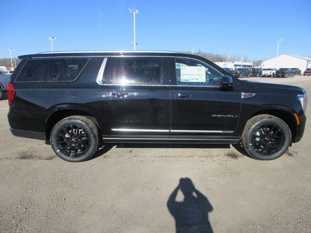 New 2026 GMC Yukon XL Denali w/ Sun & Power Step Package image 3