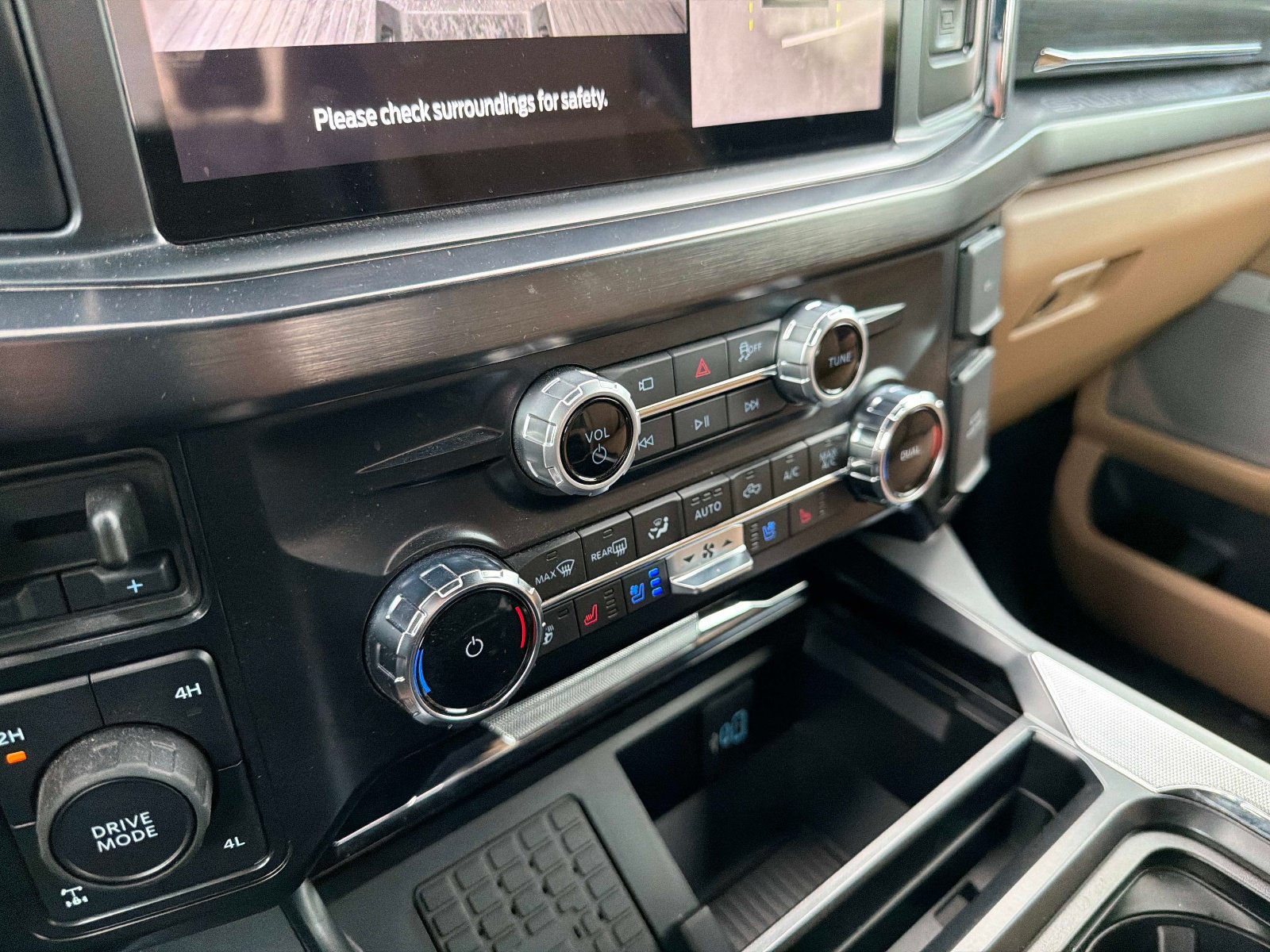 Used 2025 Ford F250 Lariat w/ Chrome Package AWD/4WD image 42