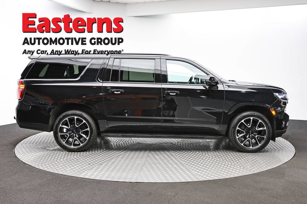 Used 2022 Chevrolet Suburban RST w/ Luxury Package AWD/4WD image 4