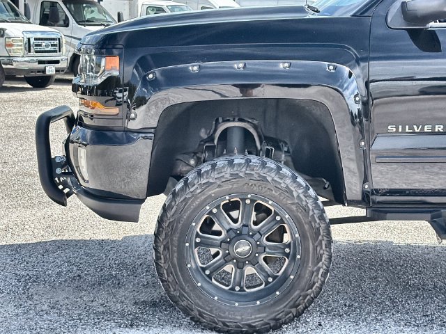 Used 2017 Chevrolet Silverado 1500 LT w/ All Star Edition AWD/4WD image 10