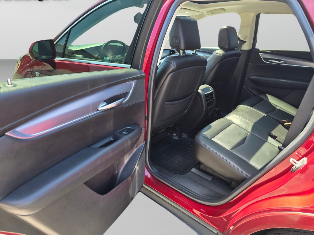 Used 2018 Cadillac XT5 Premium Luxury w/ Driver Assist Package AWD/4WD image 26