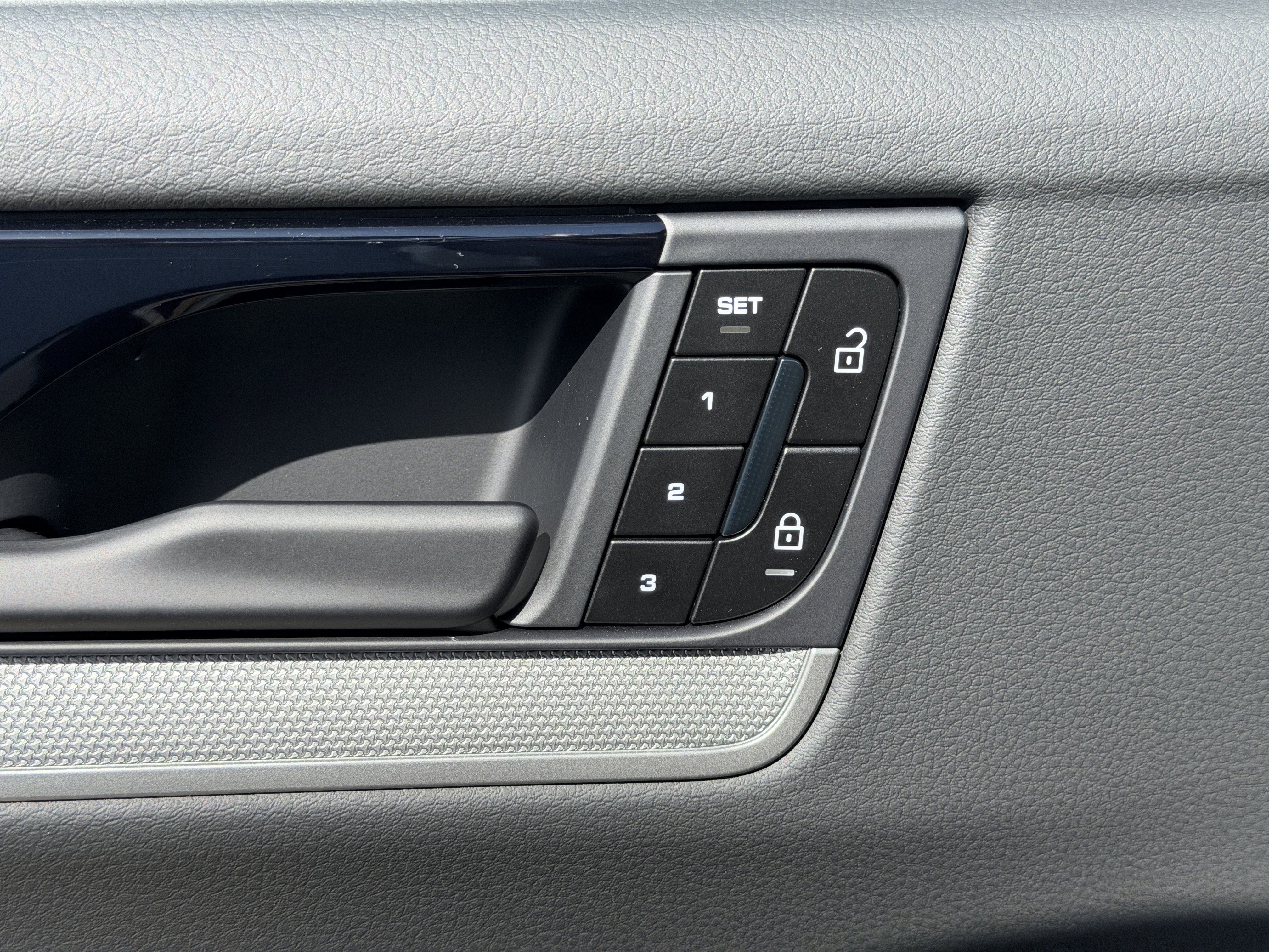 New 2026 Porsche Cayenne image 23