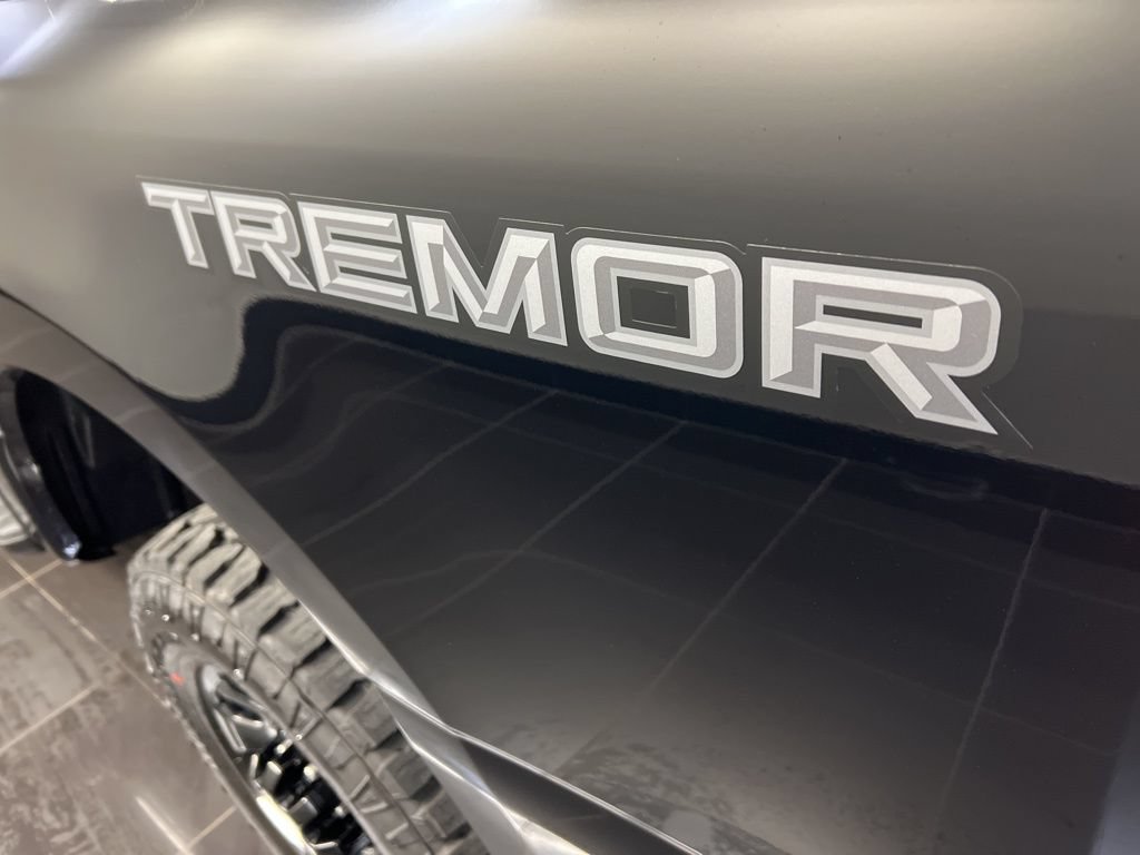 New 2026 Ford F250 Platinum w/ Tremor Off-Road Package AWD/4WD image 44