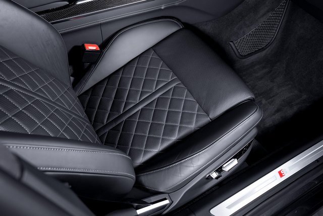 Used 2024 Audi S8 w/ S8 Comfort Plus Package image 57