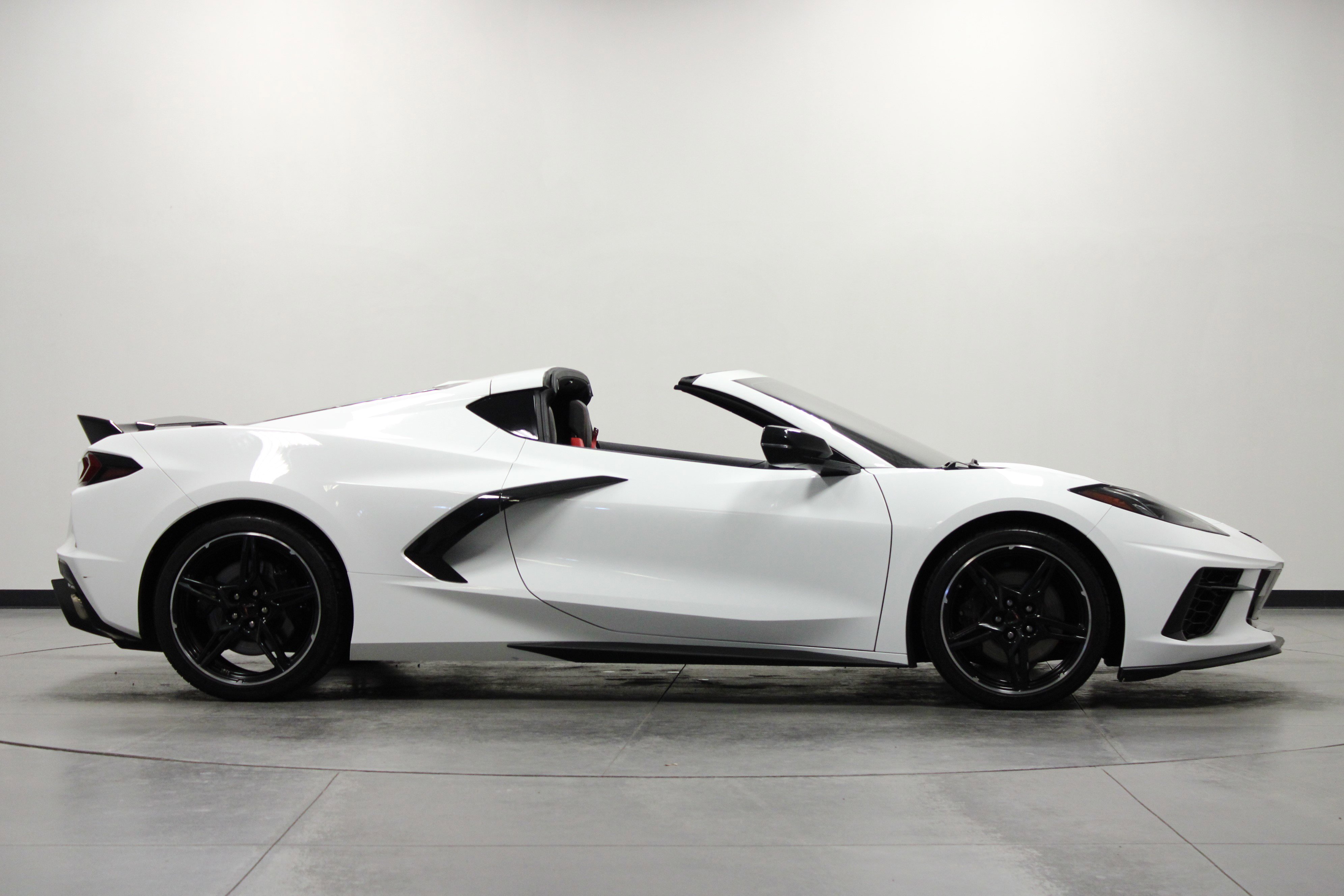 Used 2023 Chevrolet Corvette Stingray Preferred Cpe w/ Z51 Performance Package image 3