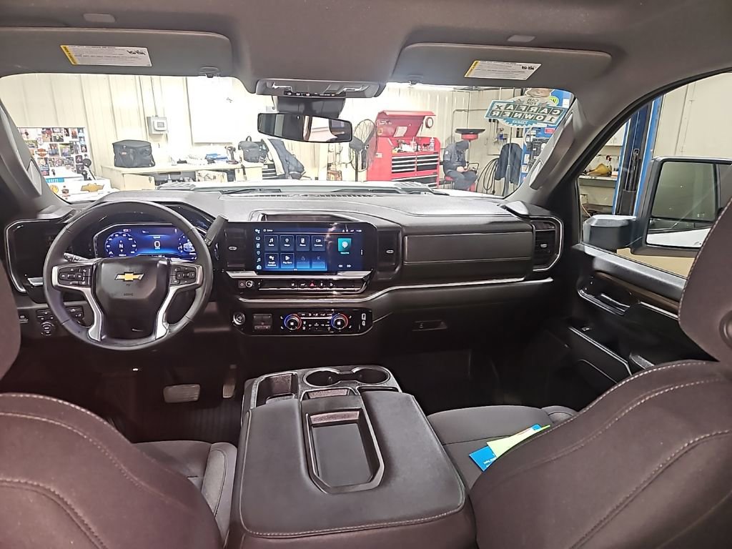 Used 2024 Chevrolet Silverado 2500 LT image 25