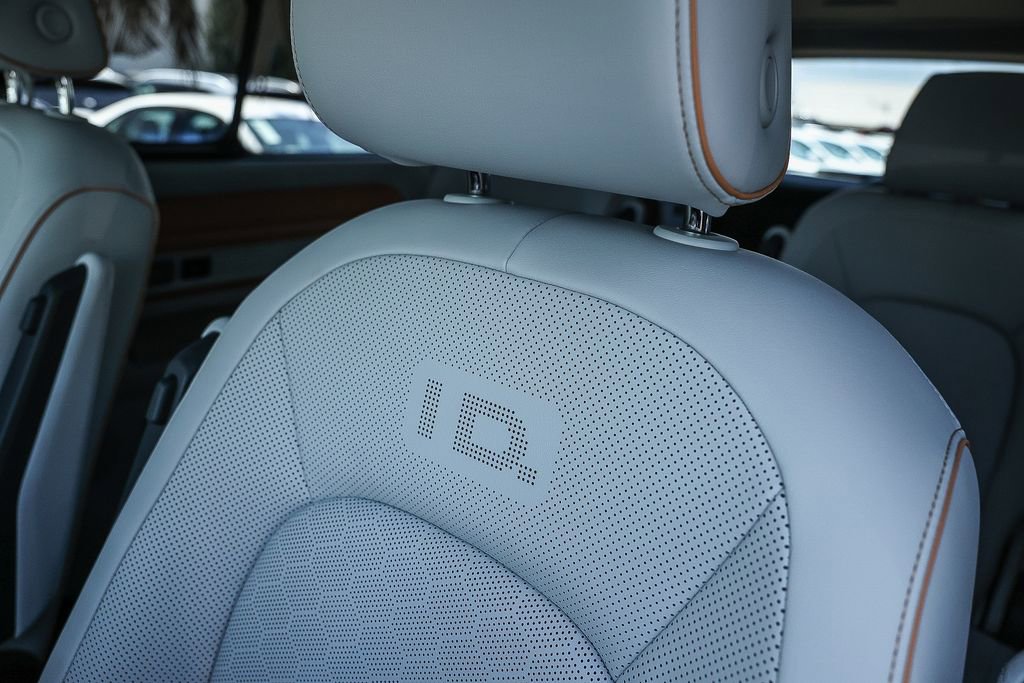 New 2025 Volkswagen ID. Buzz 1st Edition image 42