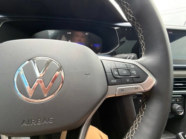 Used 2024 Volkswagen Taos SE FWD image 17