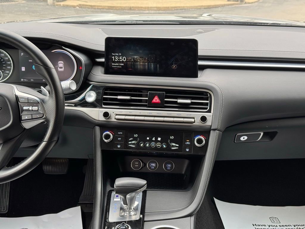 Used 2025 Genesis G70 2.5T image 21