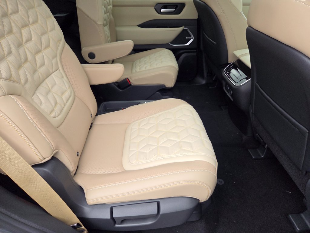 New 2026 Nissan Armada Platinum AWD/4WD image 28