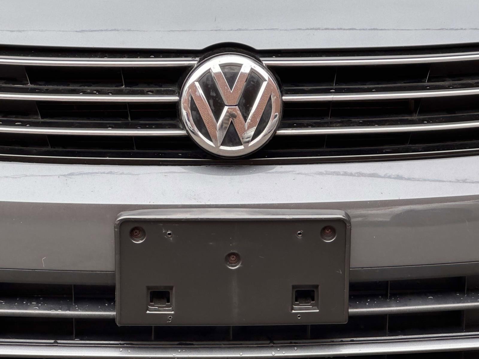 Used 2016 Volkswagen Jetta Sport w/ Lighting Package image 8