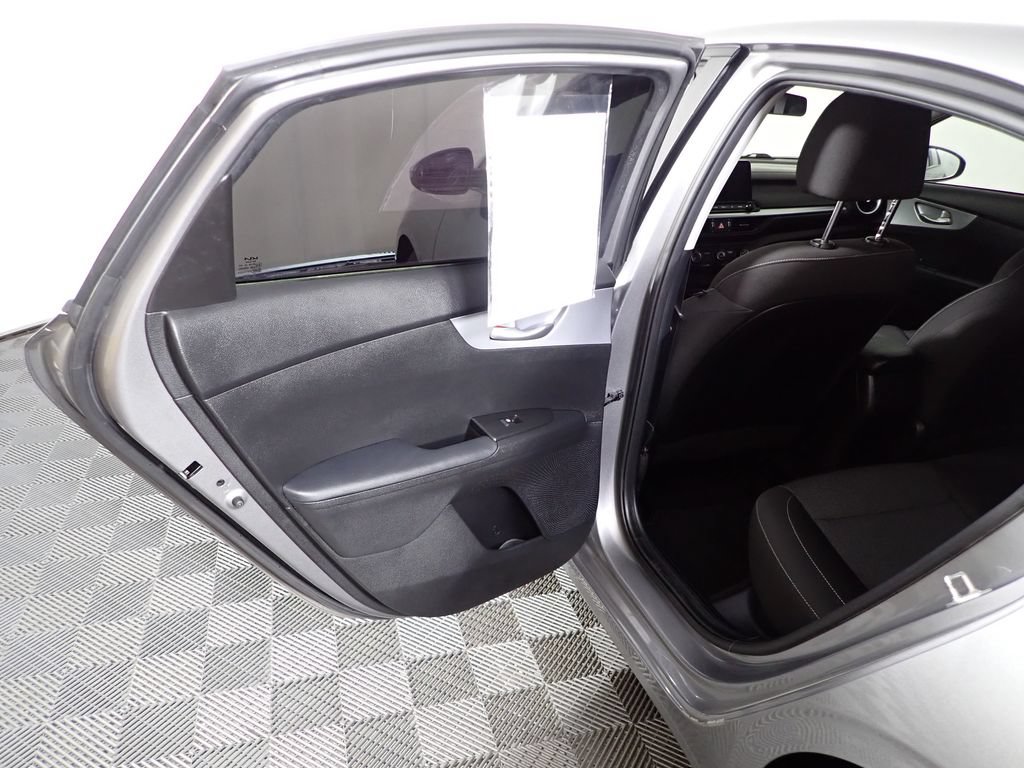 Used 2023 Kia Forte LXS w/ LXS Technology Package FWD image 30