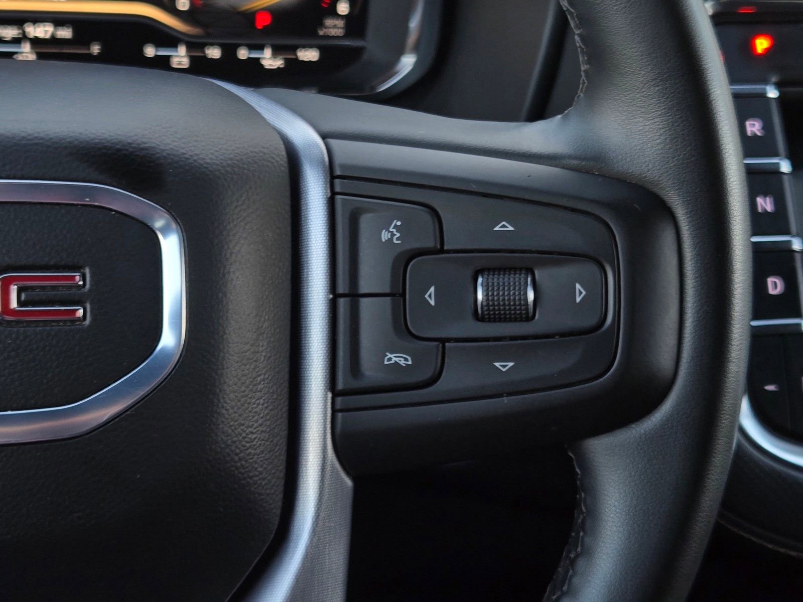 Used 2024 GMC Yukon XL SLT image 22