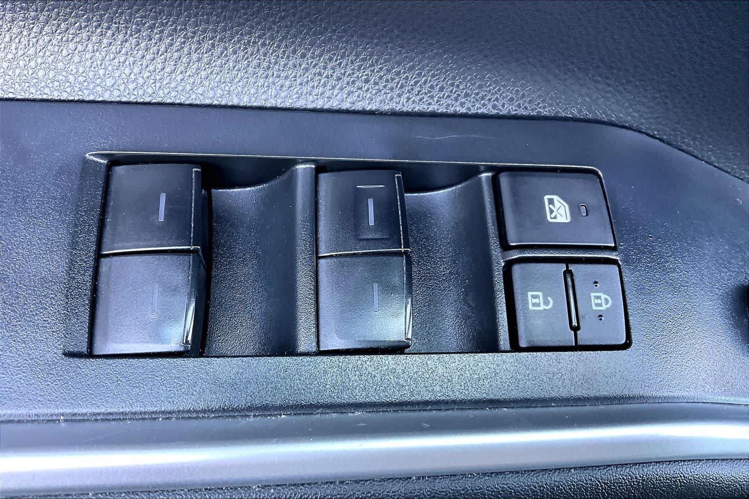 Used 2023 Toyota Highlander XLE AWD/4WD image 32
