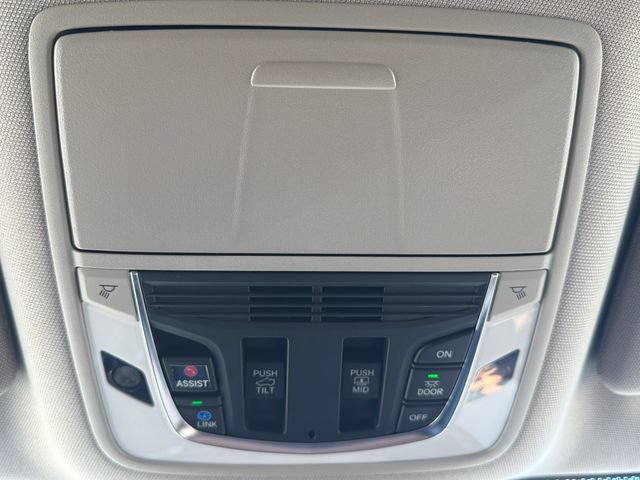 Used 2024 Acura MDX SH-AWD w/ Technology Package image 49