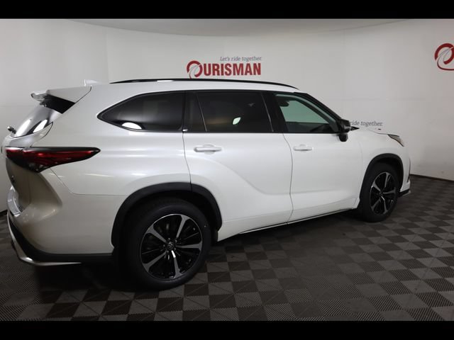 Used 2022 Toyota Highlander XSE AWD/4WD image 30