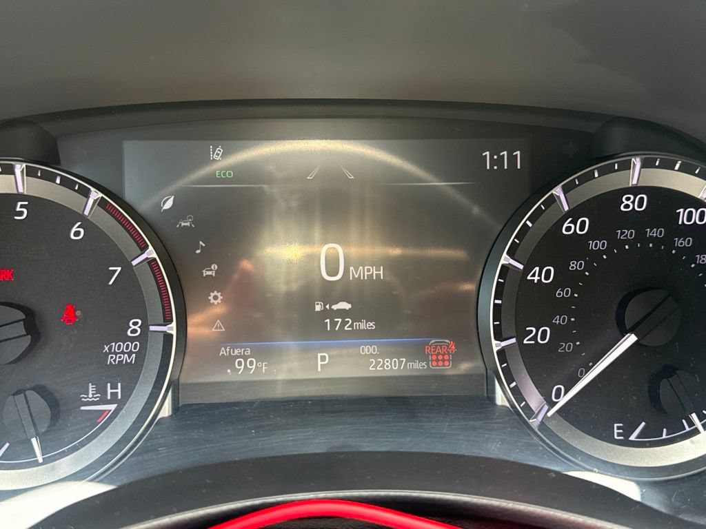 Used 2024 Toyota Highlander LE FWD image 2