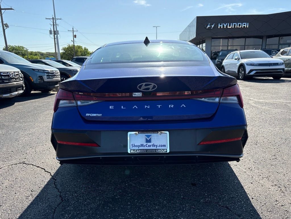 Certified 2025 Hyundai Elantra SEL FWD image 8
