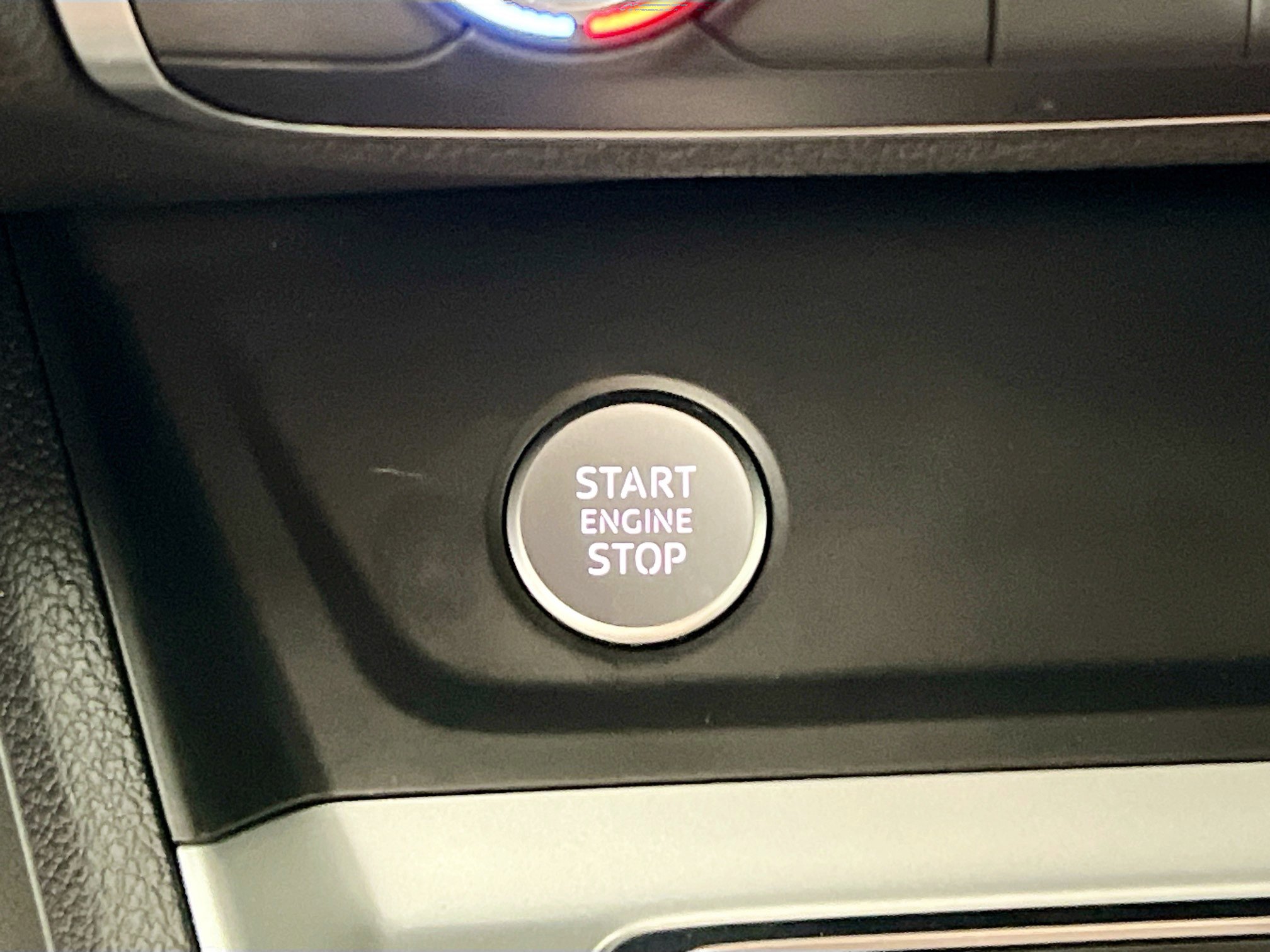 Used 2020 Audi Q3 2.0T Premium w/ Convenience Package image 24