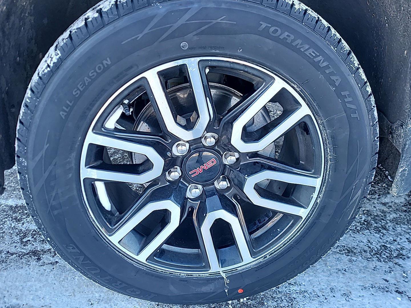 Used 2023 GMC Sierra 1500 AT4 w/ AT4 Premium Package image 4