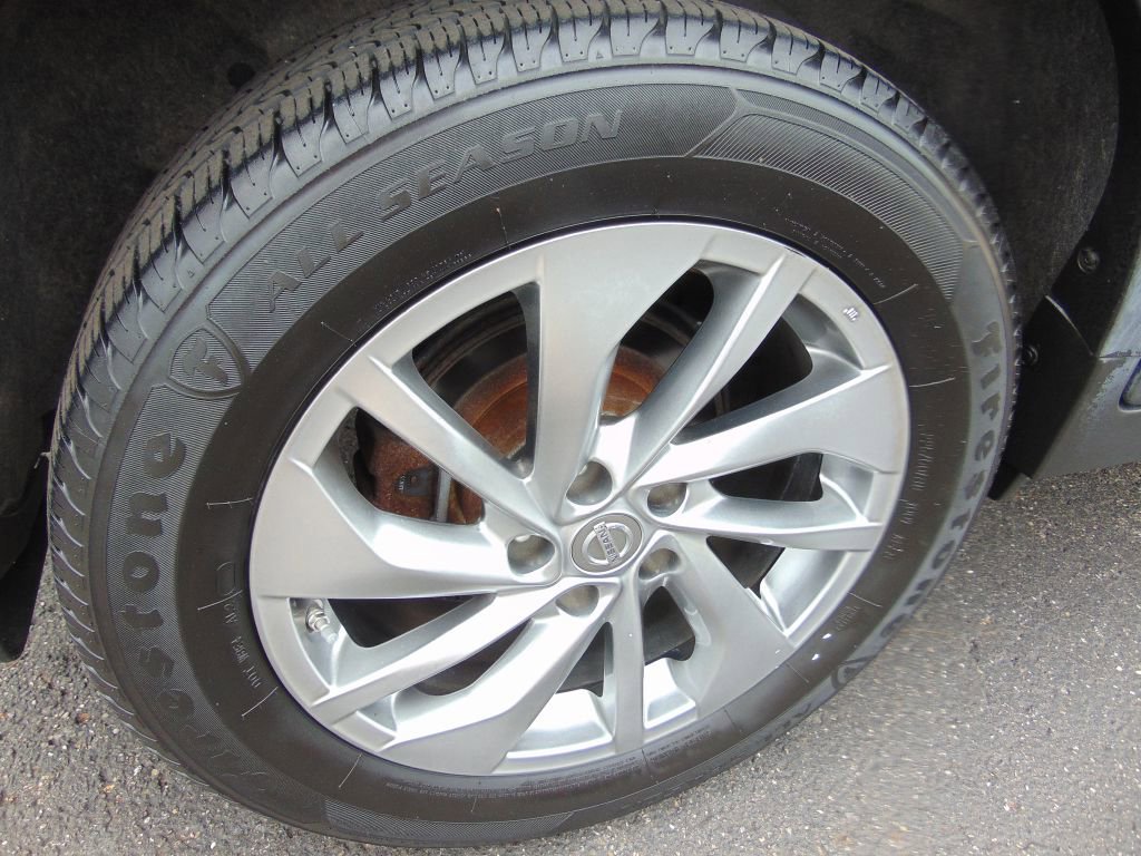 Used 2015 Nissan Rogue SL image 34