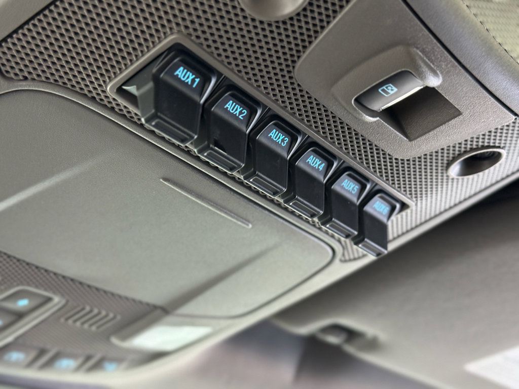 Used 2020 Ford F350 Lariat image 32