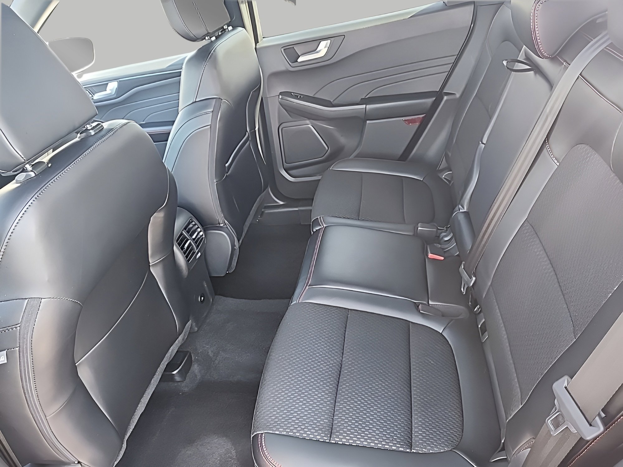 Certified 2025 Ford Escape ST-Line AWD/4WD image 14