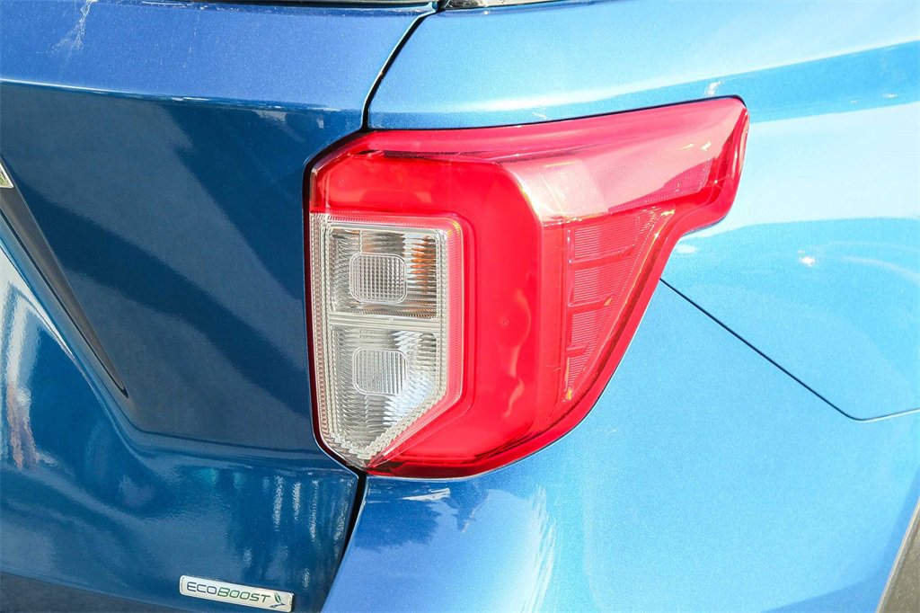 Used 2020 Ford Explorer XLT w/ Equipment Group 202A image 11