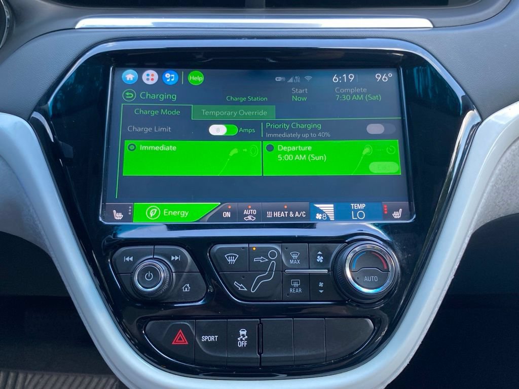 Used 2018 Chevrolet Bolt Premier w/ Driver Confidence II Package FWD image 28