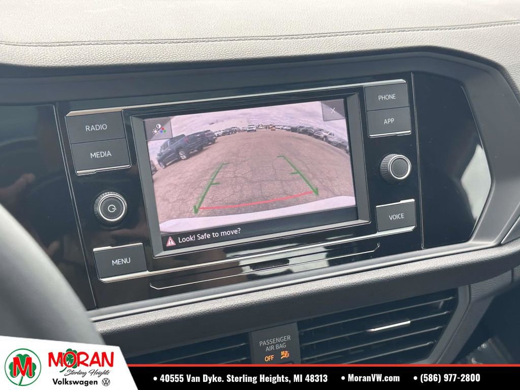 Certified 2023 Volkswagen Jetta SE w/ Panoramic Sunroof Package FWD image 26