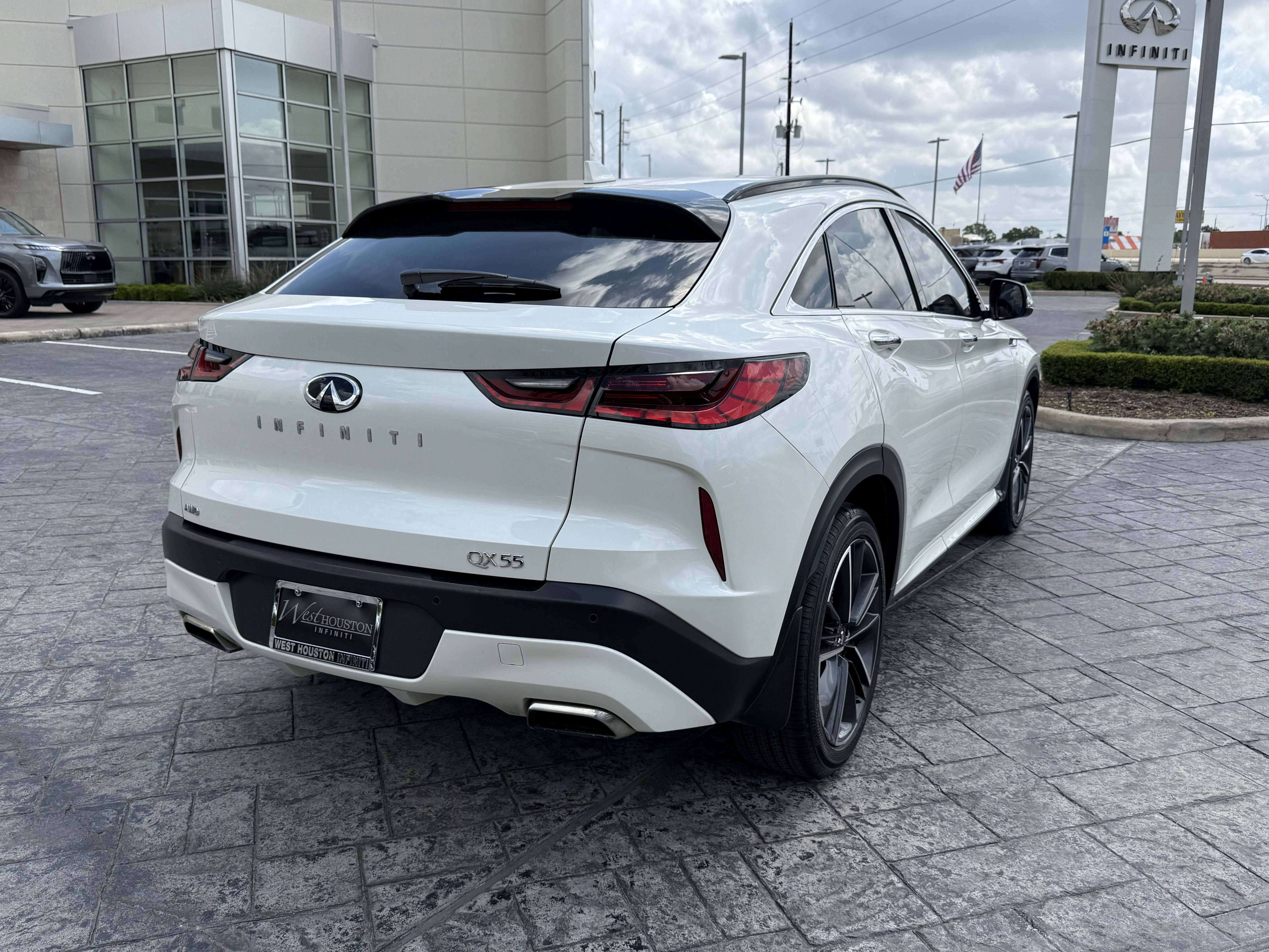 Certified 2023 INFINITI QX55 Luxe w/ Cargo Package AWD/4WD image 7
