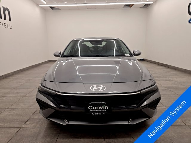 Used 2025 Hyundai Elantra Limited FWD image 7