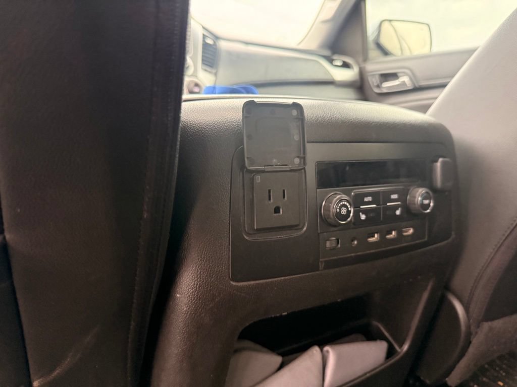 Used 2017 Chevrolet Suburban Premier AWD/4WD image 15