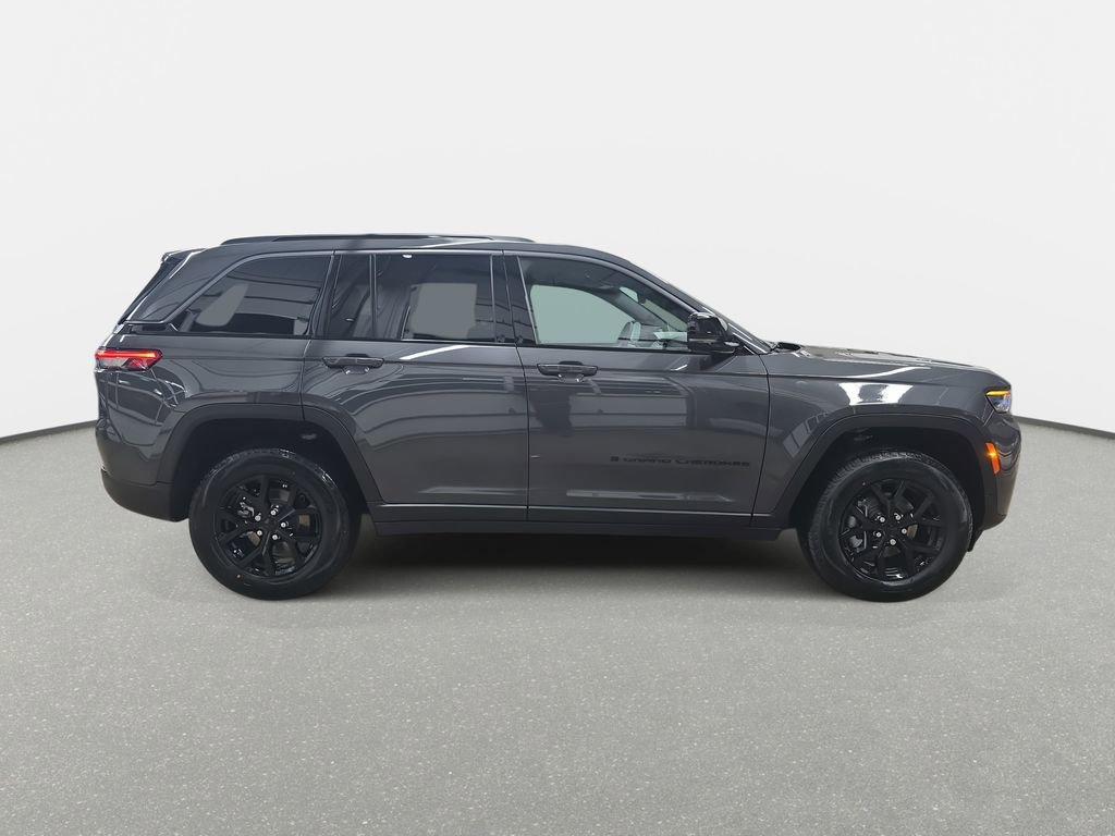 New 2026 Jeep Grand Cherokee Altitude image 4