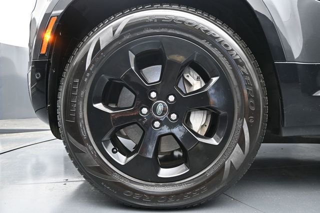 Used 2023 Land Rover Defender 110 X-Dynamic SE AWD/4WD image 9